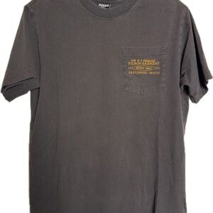 Filson Embroidered Charcoal Pocket Tee men’s size S.